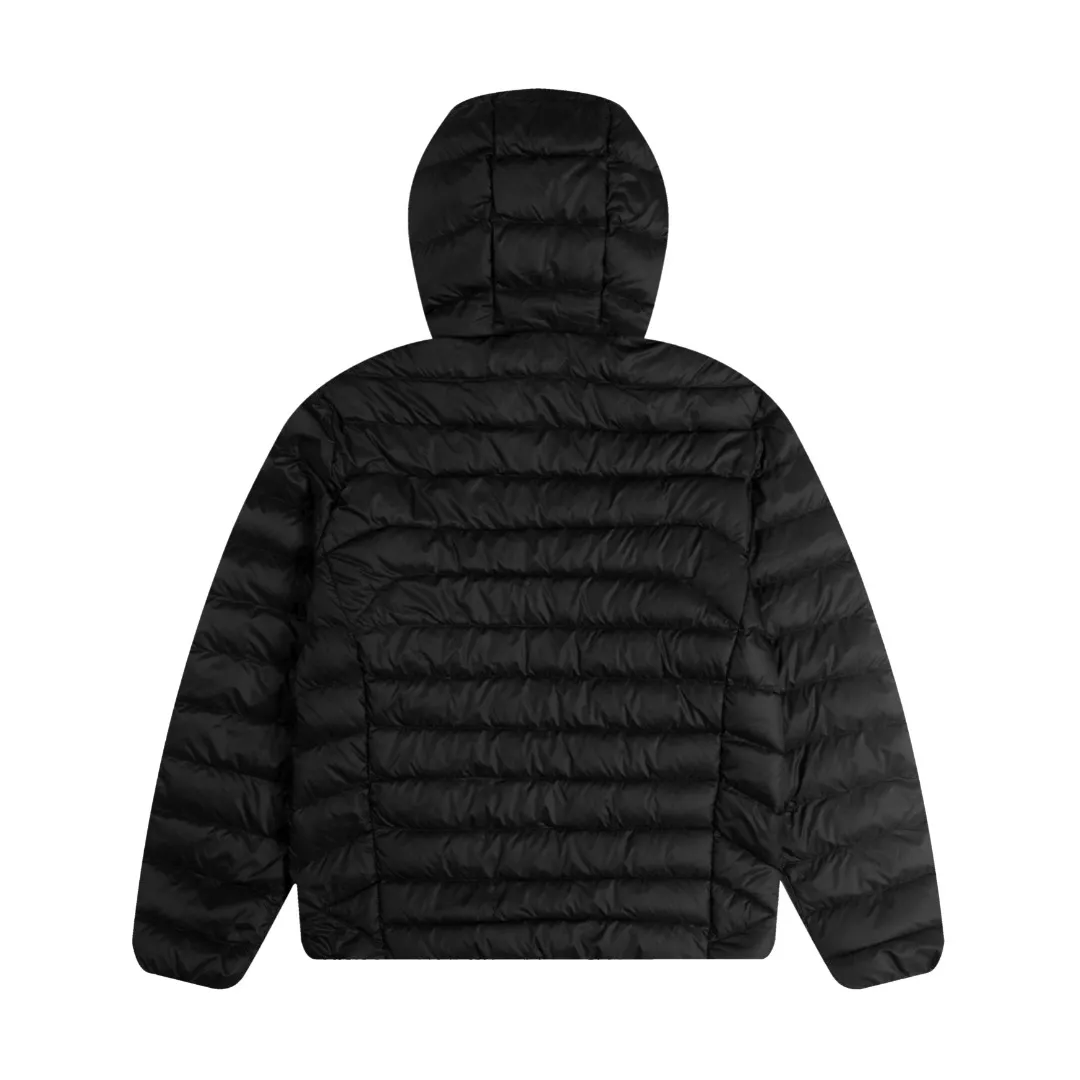 P560 White background picture [Popular in winter] Style number: 25115# Color: black/navy/grey apricot Size: S-XL - Ralph Lauren/Ralph Lauren 2025FW Winter popular half-covered high-collar hooded lightweight gall-free rib down jacket - the same as the original 400T gall-free nylon on the face Elastic hemming restraint Lightweight technological warmth - corn tooth high-quality resin zippers Large and small partition zippers Single version, single opening - ingenious restoration, full set of customized hardware and accessories, all details processed 100% - RL Ralph Lauren classic light rib down jacket. With the blessing of 25 years of rib fire, it firmly sits in the C position of this autumn and winter wardrobe. It has a light and fluffy touch. There is almost no burden on the upper body. One piece for winter in the south. It can be used as an inner layer in the north. The hood/hem can be flexibly adjusted for tightness. It can be worn for daily commuting or light outdoor scenes while keeping warm. It can also present a smart and lightweight style and texture. Regular fit. Genderless upper body. Highly recommended.